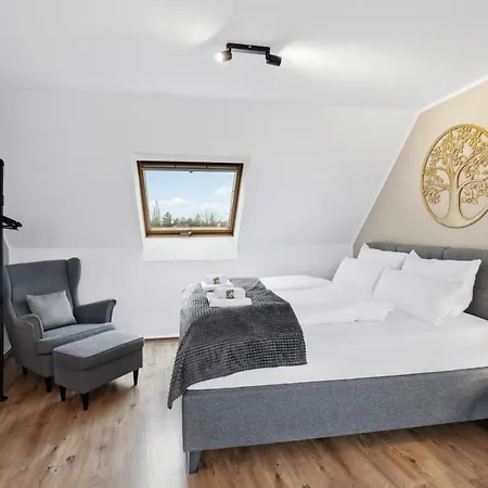 Апартаменты Haven Wlan Parkplatz Terrasse Balkon Лаупхайм